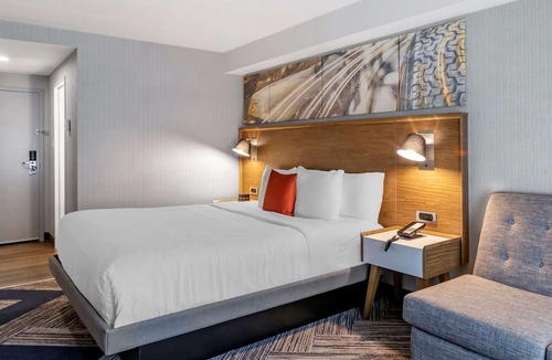 Point Edward Hotel | Comfort Inn Sarnia