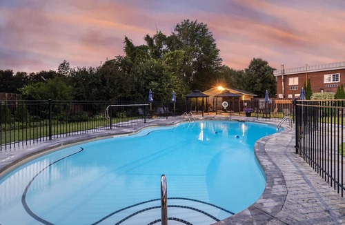 Cornwall Hotel | Best Western Parkway Inn & Conference Centre
