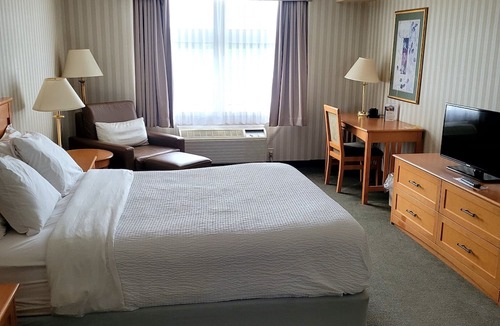 Rama Hotel | Days Inn by Wyndham Orillia