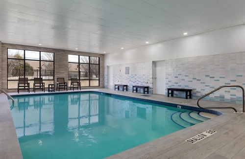 Windsor Hotel | Hampton Inn & Suites by Hilton Windsor