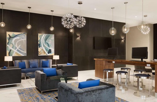 Northeast Mississauga Hotel | Embassy Suites by Hilton Toronto Airport