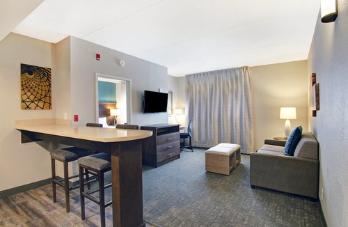 Vaughan Hotel | Staybridge Suites Toronto - Vaughan South by IHG