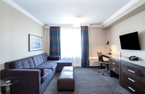 Oakville Hotel | Sandman Hotel Oakville