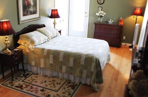 Kitchener Bed & Breakfast | Forest Hill Bed & Breakfast