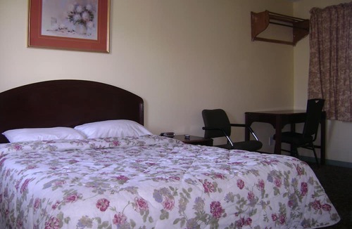 Mono Hotel | Orangeville Motel