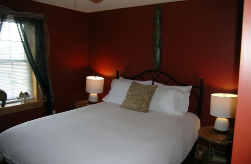 Campbellford Bed & Breakfast | Emilyville Inn