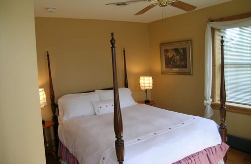 Campbellford Bed & Breakfast | Emilyville Inn