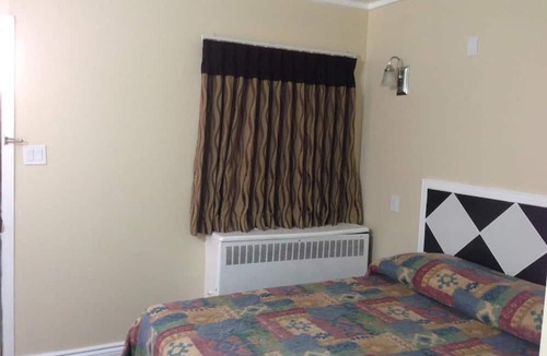 Paris Hotel | Davidson Motel