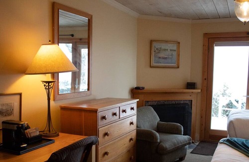 Jacksons Point Hotel | The Briars Resort & Spa