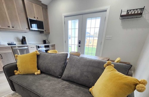 Port Stanley House | Cozy bungalow minutes from the beach and the beautiful downtown of Port Stanley!