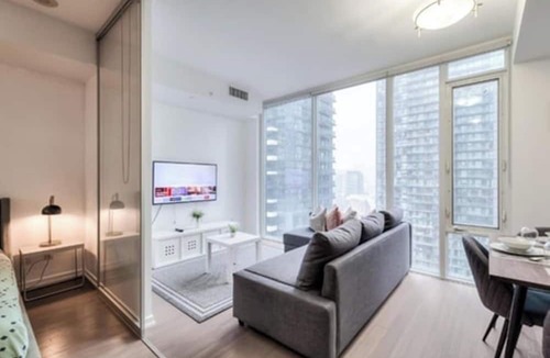 Downtown Toronto Apartment | Peter Street Downtown Toronto Suites
