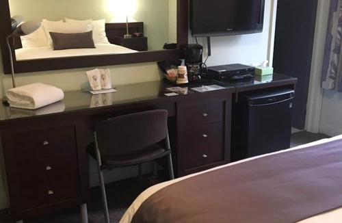 Chicoutimi House | Auberge Centre-Ville