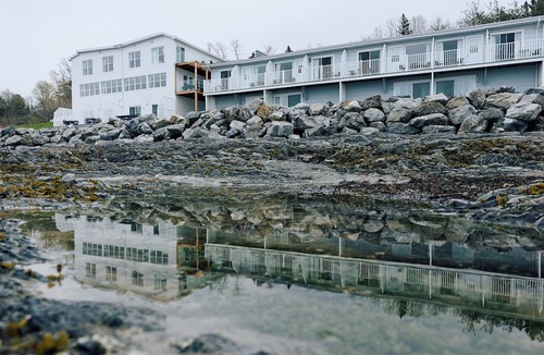 Notre-Dame-du-Portage Hotel | Auberge sur mer