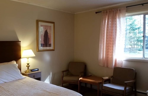 Penobsquis Hotel | Pine cone Motel