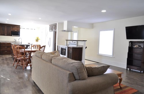 Summerside Hotel | Holman's Heritage Suites