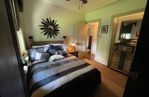South Central Apartment | Charming Renovated One Bedroom Apartment.