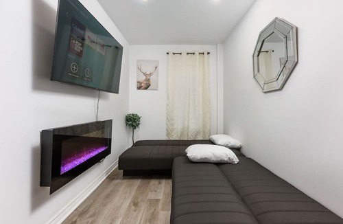 Quartier des Spectacles Apartment | #203 Downtown One Bedroom Loft in with free parking