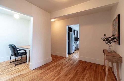Bedford Apartment | Beautiful & Spacious Apt, AC