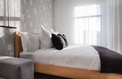 Plateau Mont Royal Apartment | Studio14/Plateau/St-Denis/Terraces/SelfCheck-In/AC