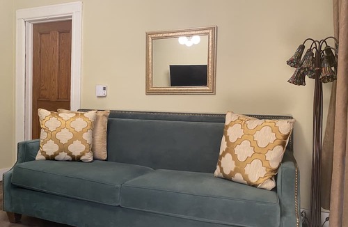 Dorval Apartment | cozy one bedroom apartment located in heart of dorval