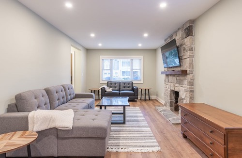 Port Dalhousie House | Port Dalhousie Lake House
