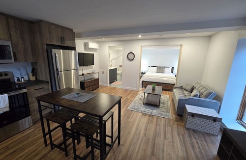 Saint-Raymond Apartment | Le Waynewright