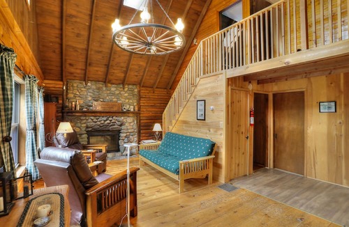 Rangeley Cabin | Tmakwa - You will love this little cabin - and it's sandy beach in the summer