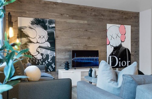 Plateau Mont Royal Apartment | LiV MTL Urban Spacious Group Suites Near Downtown Montreal