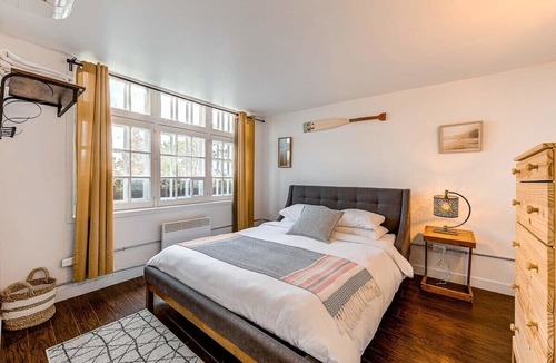 Old Quebec Apartment | Modern Meets Rustic- 2 Bedroom in Old Quebec