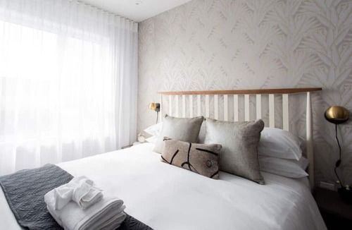 Mile-Ex Apartment | 6768 - 201 · Wonderful Mini Studio in Little Italy with full bath by Denstays