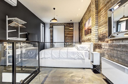 Milton Park Apartment | Spacious 2-Bedroom Duplex near Downtown