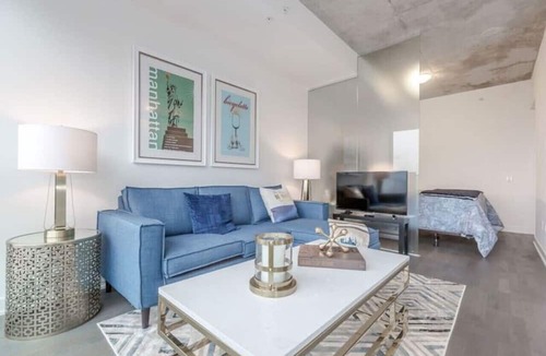Fashion District Condo | Luxury 1BR in the Heart of King West