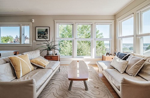 Munjoy Hill Apartment | Spectacular Views & Comforts of Home in Portland s Most Desirable Neighborhood