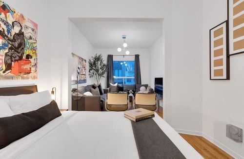 Plateau Mont Royal Apartment | LiV MTL - Avenue