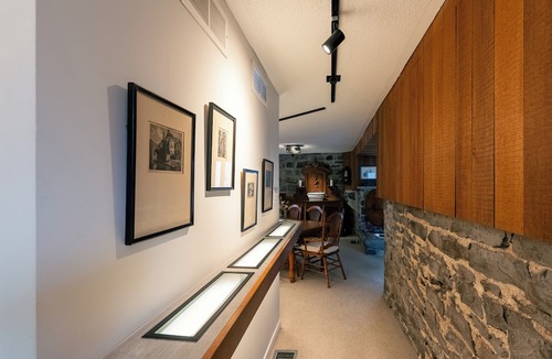 Kingston Apartment | Heritage Carriage House in Cataraqui Village