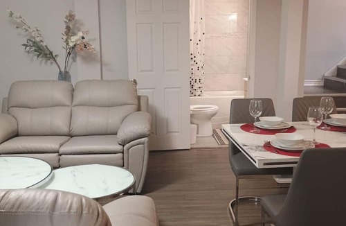 Ajax Apartment | Ajax Newly Furnished Spacious & Bright 2 beds. basement apart. w/t own laundry