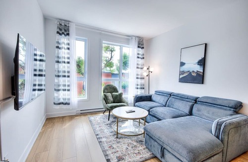 Tetreaultville Apartment | 2br Top Montreal Apt for Chic and Cozy Traveler