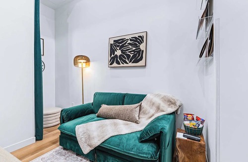 Grange Park Apartment | The McCaul | Your Downtown Suite Stay Near AGO