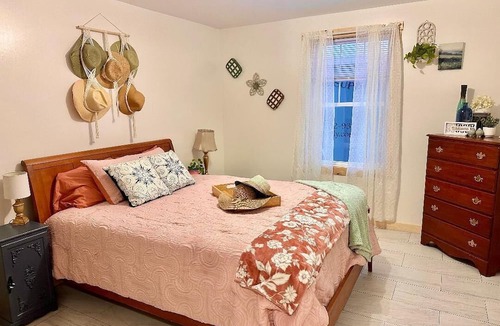 Smithfield Apartment | Country setting close to lake 1 bedroom queen bed sofa, full kitchens and bath