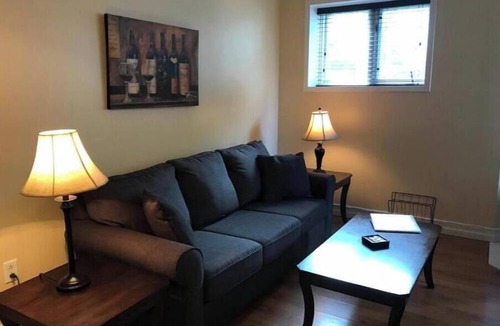 Waterford Valley Apartment | Leaside Executive Two-Bedroom Apartment