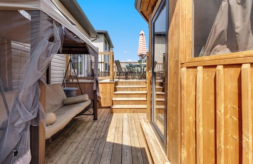 Communaute-Urbaine-de-l'Outaouais Apartment | 3-bedroom basement apartment with Pool&Terrace-4 mins to Gatineau-Ottawa Airport