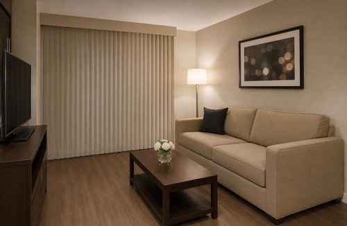 Church and Wellesley Hotel | Spacious 1BR + Den Retreat Near Toronto’s Entertainment District