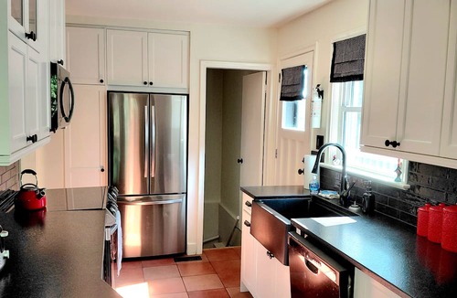Sudbury House | Central 3BR Oasis: Private 5 Person Sauna , Spa Bath & Yard [Sleeps 7, 4 Beds]