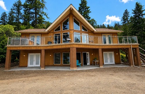 Central Okanagan House | Okanagan Lakefront Heaven Retreat