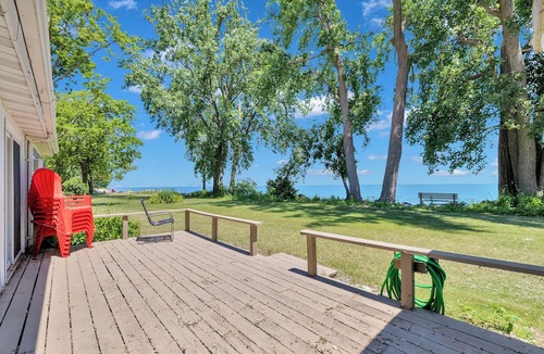 Kingsville Cottage | Twilight Watch - Charming 4-bedroom cottage with AC on Pelee Island