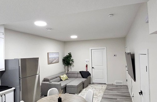 Sage Hill House | Modern 2-Bedroom Basement Suite | Private Entrance | Trails, City & Banff