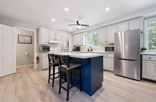 Miller Lake House | Bradley Harbour Shores | 5-Beds | Hot Tub | AC | Kayaks