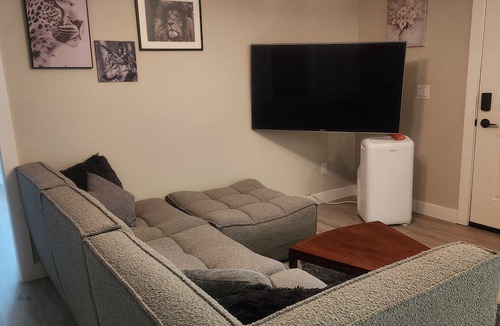 Southeast Kelowna Apartment | SWEET COZY SIMPLE .HARVEST GOLF .MISSION CREEK GOLF CLUBS .4 MIN.UTES AWAY