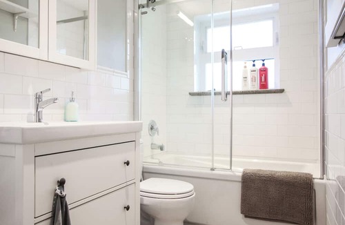 Delta Apartment | Spacious 2-bedroom bottom suite in vibrant Tsawwassen