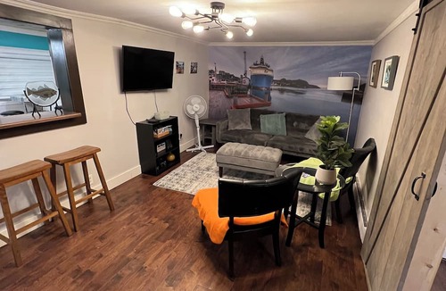 Quidi Vidi Apartment | Large 1 Bedroom Apartment in the Heart of Quidi Vidi (Ground Level)